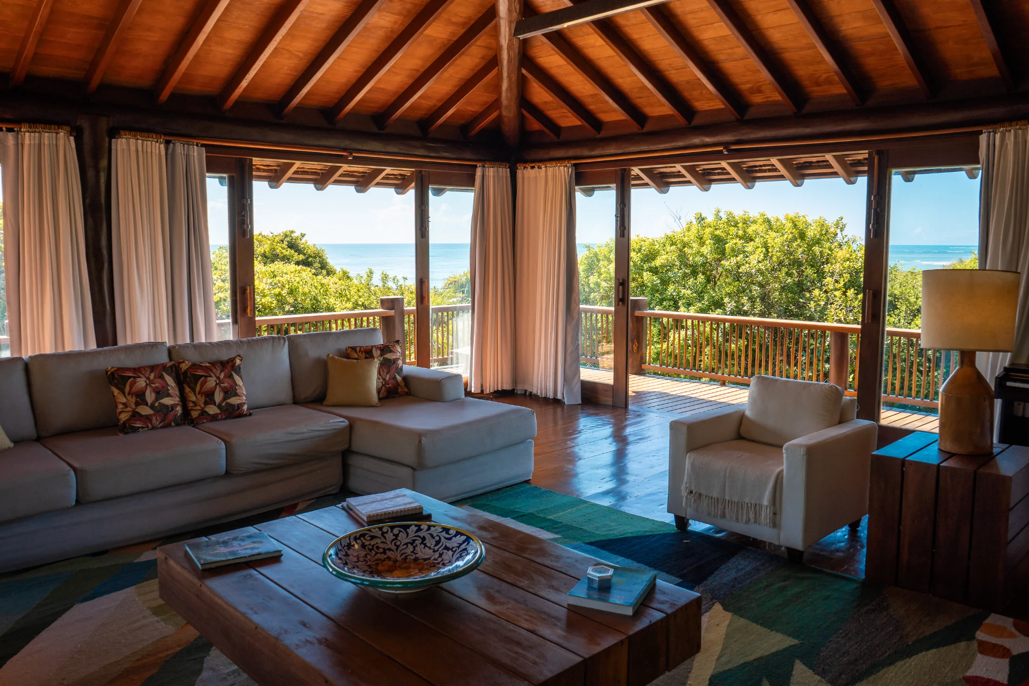 CASA 05 - PRAIA DE ITAPOROROCA