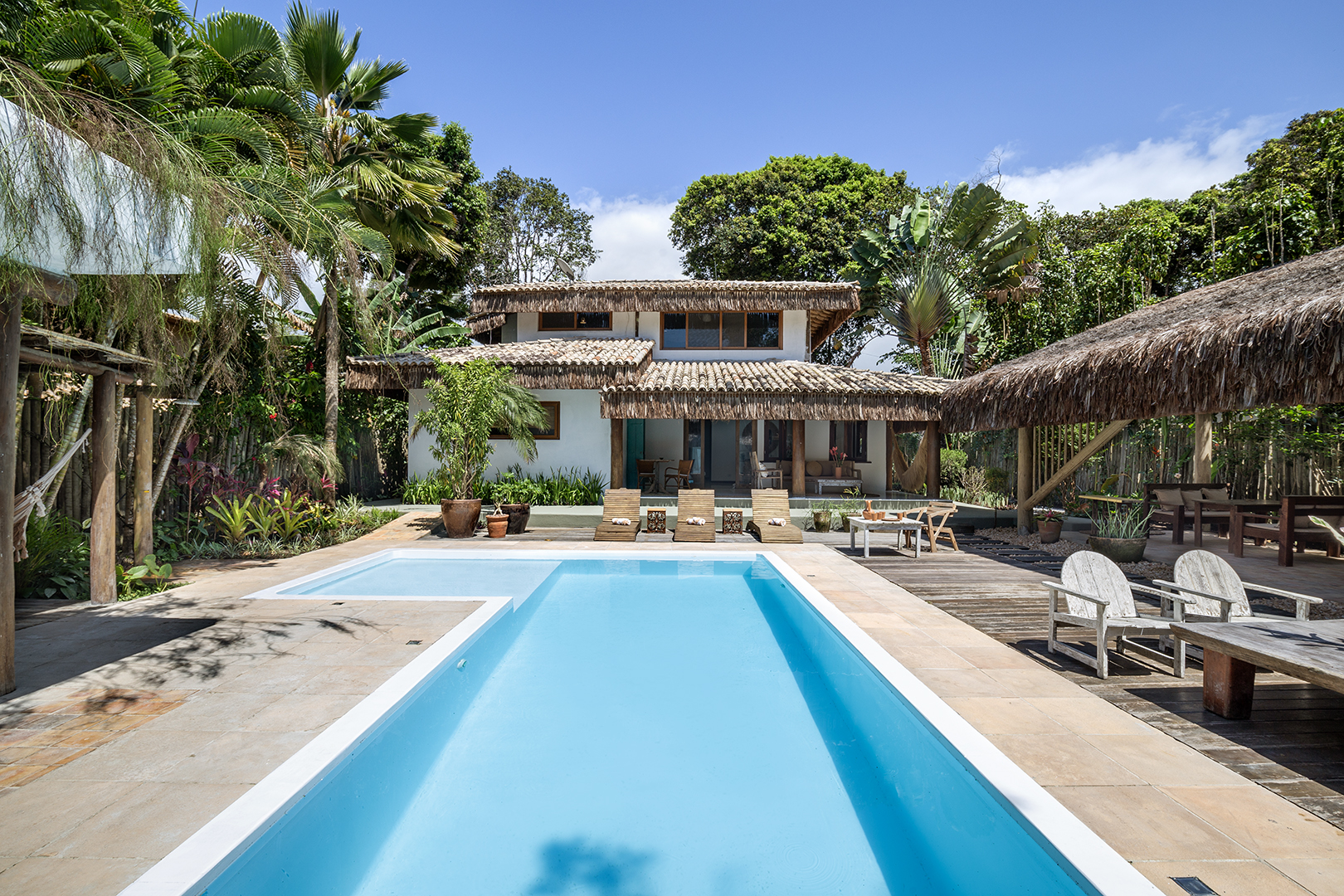 CASA 13 - PROX. AO QUADRADO