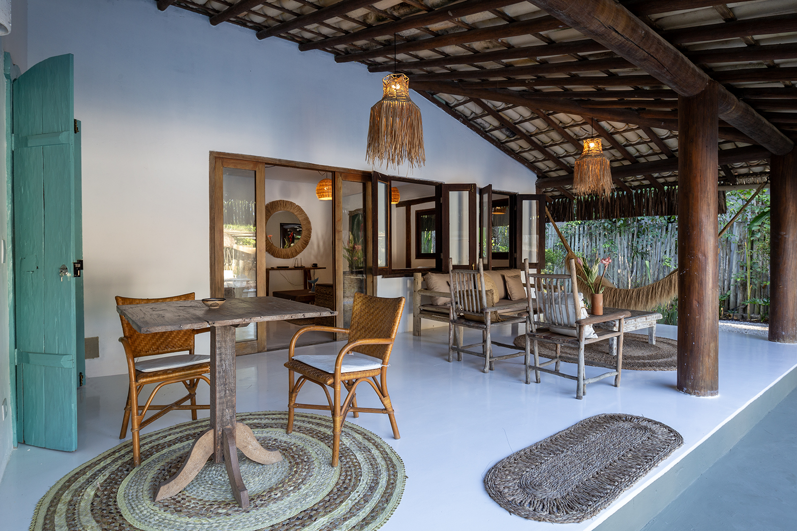CASA 13 - PROX. AO QUADRADO