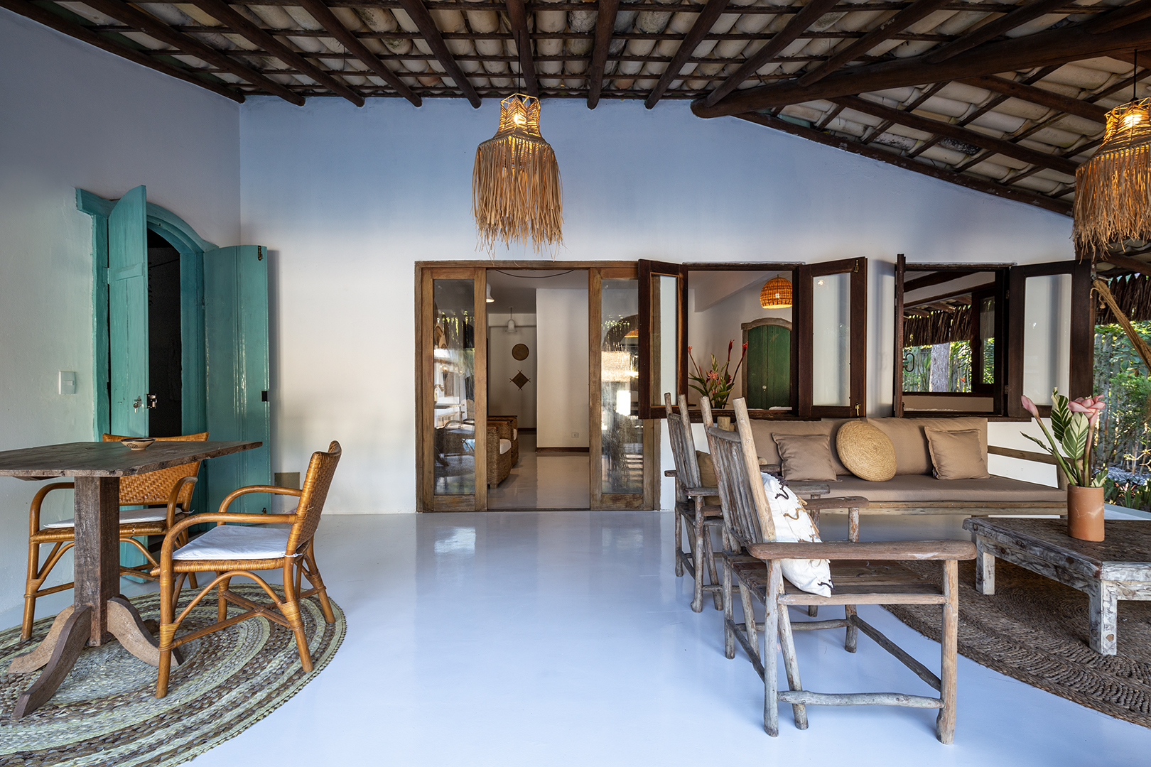 CASA 13 - PROX. AO QUADRADO