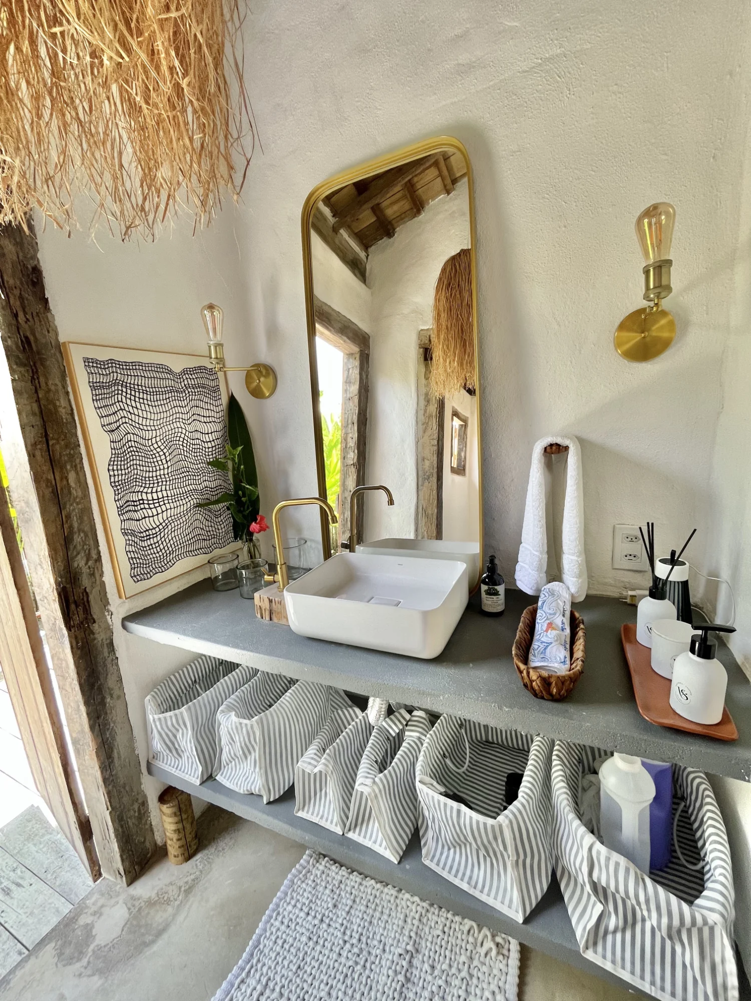 CASA 04 - OUTEIRO DA BRISA